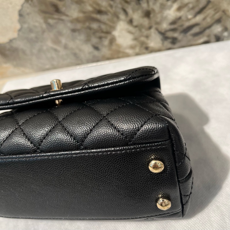 Chanel 黑荔枝淡金Coco Handle Mini-6