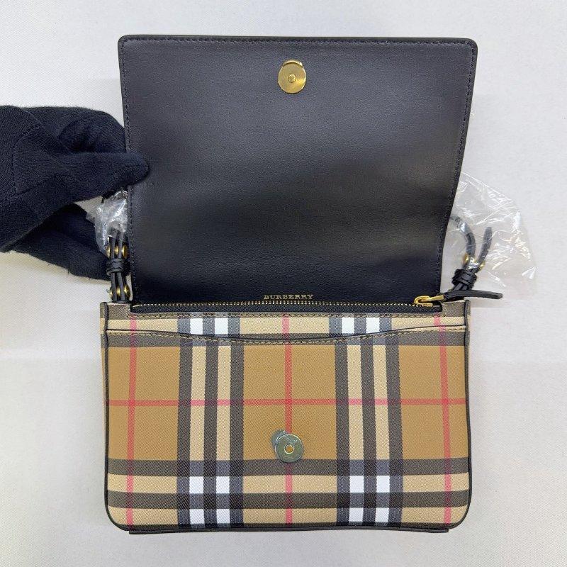 BURBERRY 經典Vintage格紋翻蓋肩背包-4