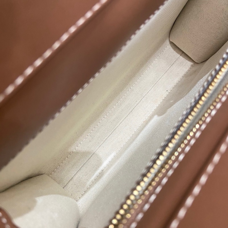 99新Burberry博柏利 米白色拼棕色郵差包  尺寸：23*27*6 附件：塵袋 吊牌。-5