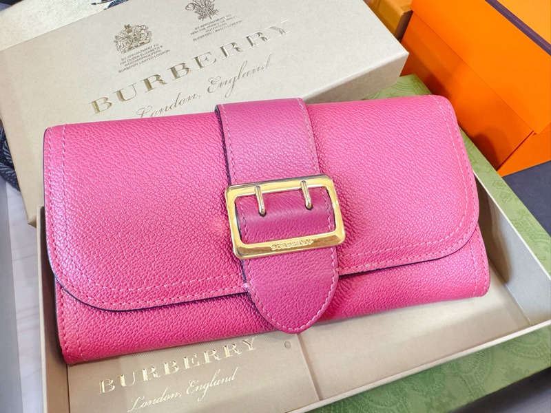 BURBERRY 粉色皮革金屬扣環長夾-0
