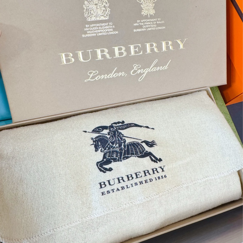 BURBERRY 粉色皮革金屬扣環長夾-18