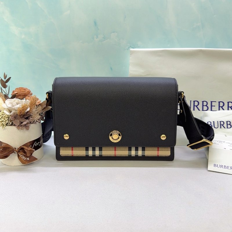 BURBERRY 小牛皮帆布格紋斜背包-0
