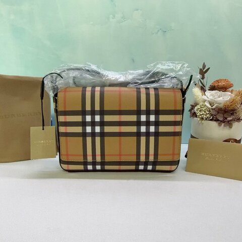 BURBERRY 經典Vintage格紋翻蓋斜背包