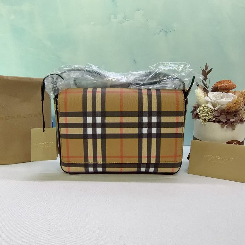 BURBERRY 經典Vintage格紋翻蓋斜背包-0