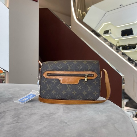 Lv中古開口笑斜挎包97新公價1w➕男女同款