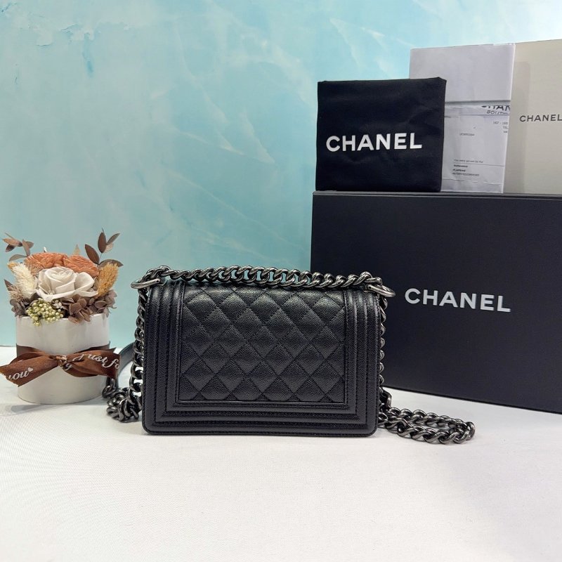 CHANEL BOY 20黑銀荔枝牛口蓋包-1