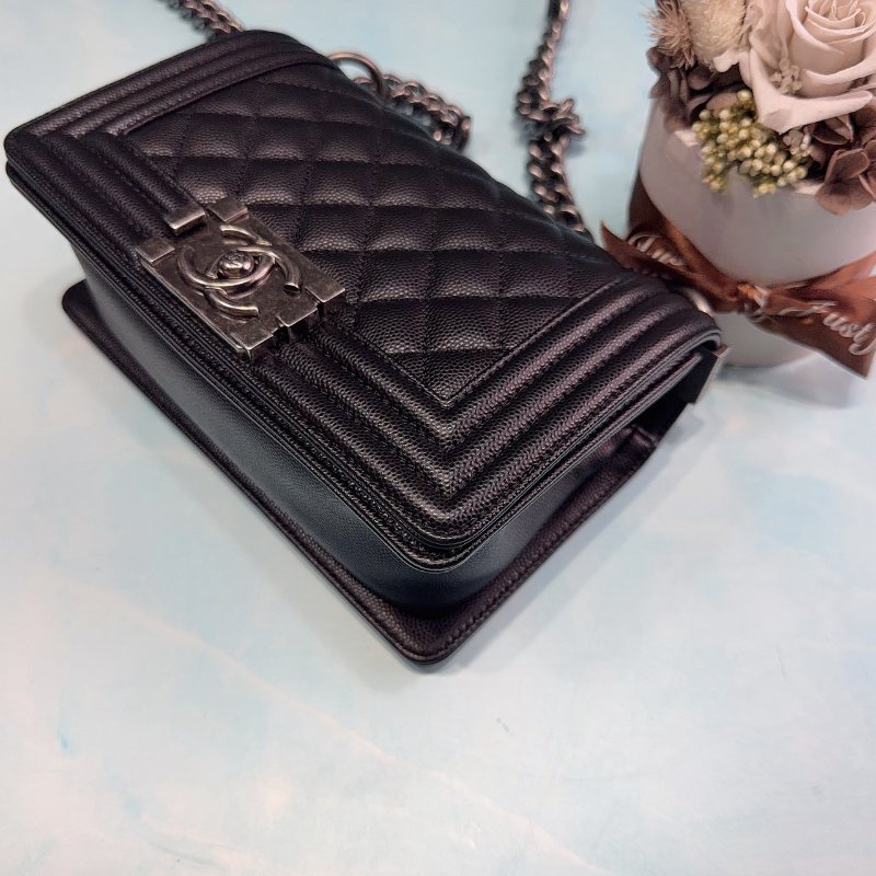 CHANEL BOY 20黑銀荔枝牛口蓋包-7