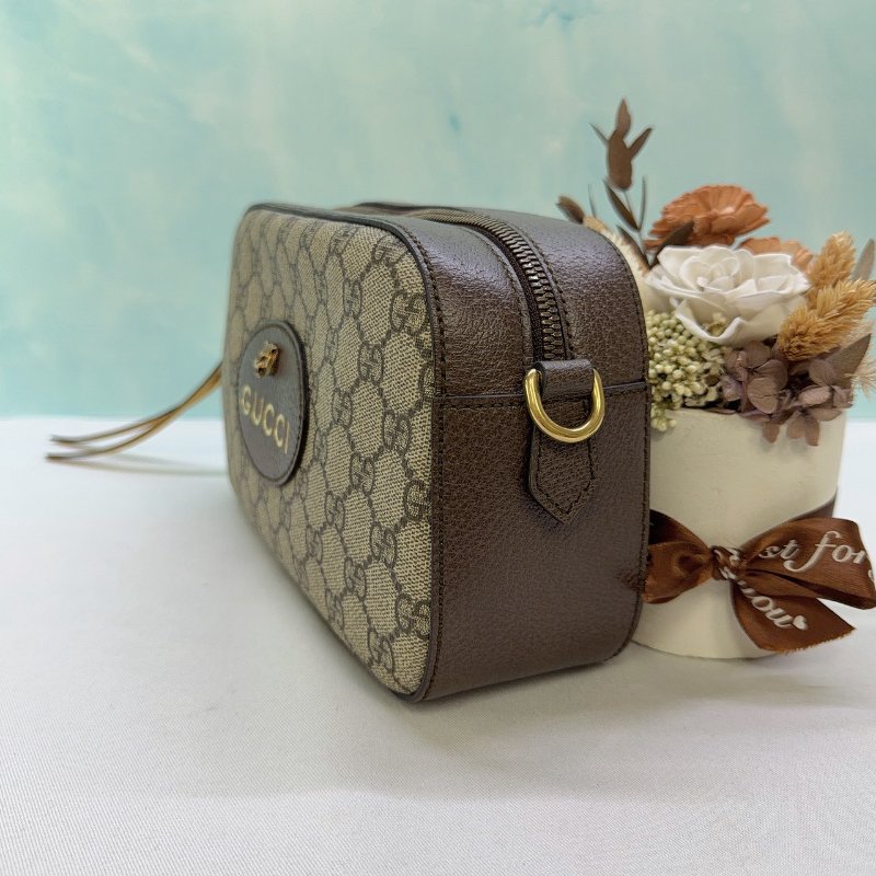 GUCCI Neo Vintage GG Supreme虎頭相機包-2