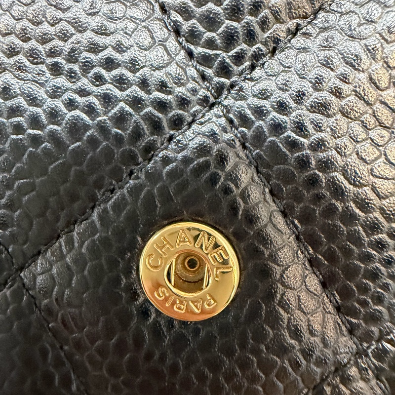 CHANEL A31506 黑 荔枝皮 金釦 零錢 COCO 發財 長夾 皮夾-23