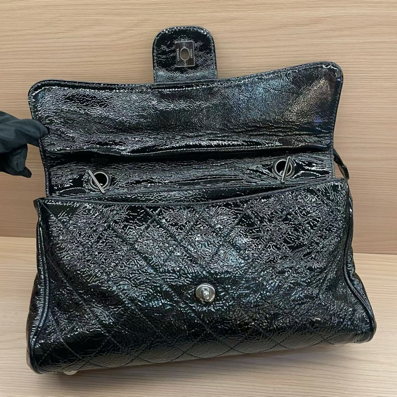 Chanel黑银油蜡皮蛙口cf單肩包2006年10開 有塵袋 無卡無盒子 尺寸底30*高20*寬12*-5