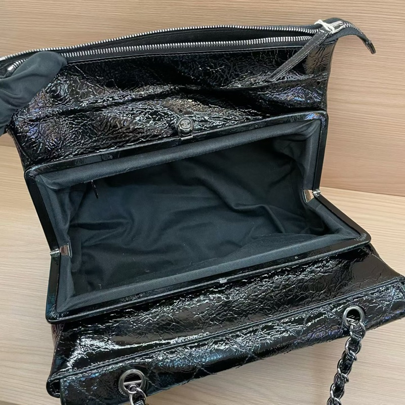Chanel黑银油蜡皮蛙口cf單肩包2006年10開 有塵袋 無卡無盒子 尺寸底30*高20*寬12*-7