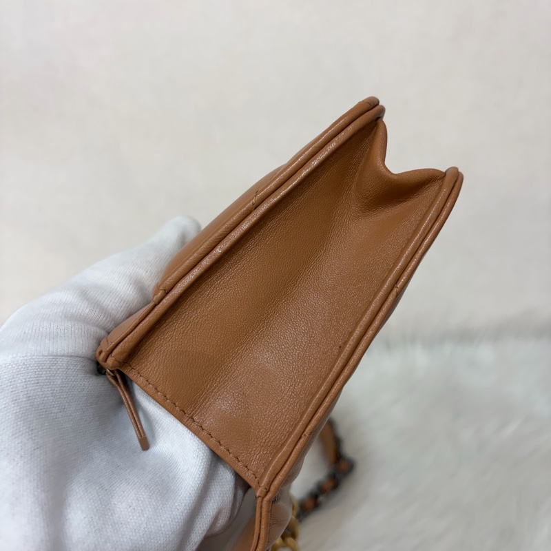 CHANEL AP0957 19 WOC 奶茶色 泰式奶茶 羊皮 金釦 斜背包 鏈子皮夾 發財包 肩背包-15