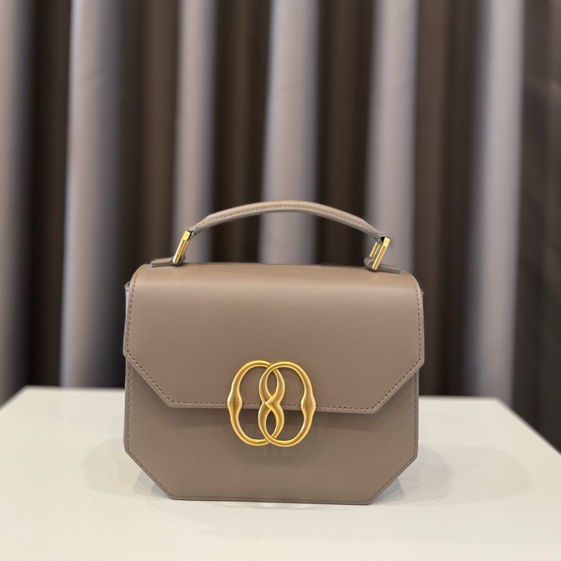 (全新未用）Bally Emblem Logo鏤空金屬牛皮方型手提斜背包-0