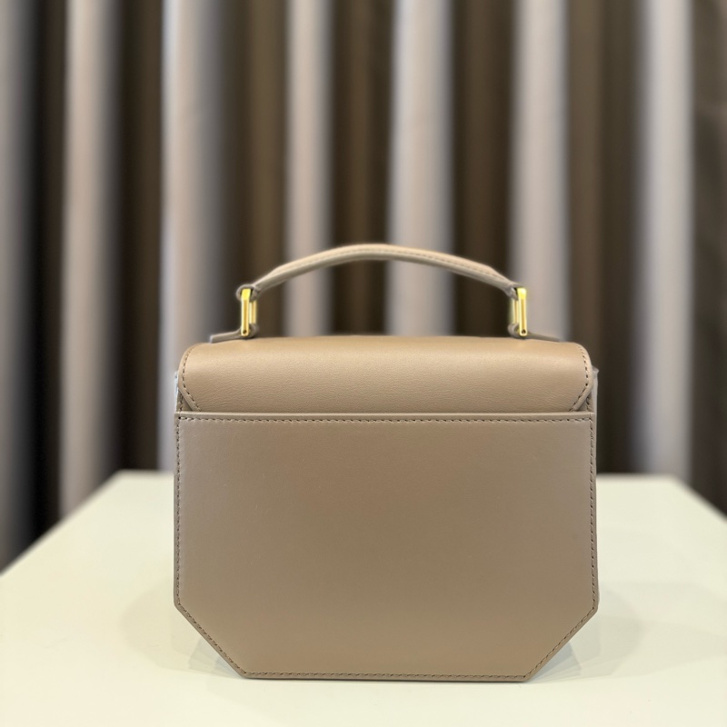 (全新未用）Bally Emblem Logo鏤空金屬牛皮方型手提斜背包-1