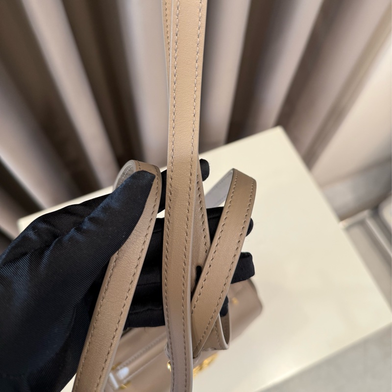 (全新未用）Bally Emblem Logo鏤空金屬牛皮方型手提斜背包-6