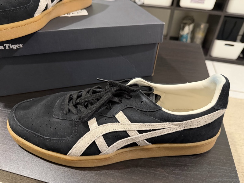 Onitsuka Tiger 黑底白虎爪紋焦糖底 GSM｜1183C436-001 31CM-1
