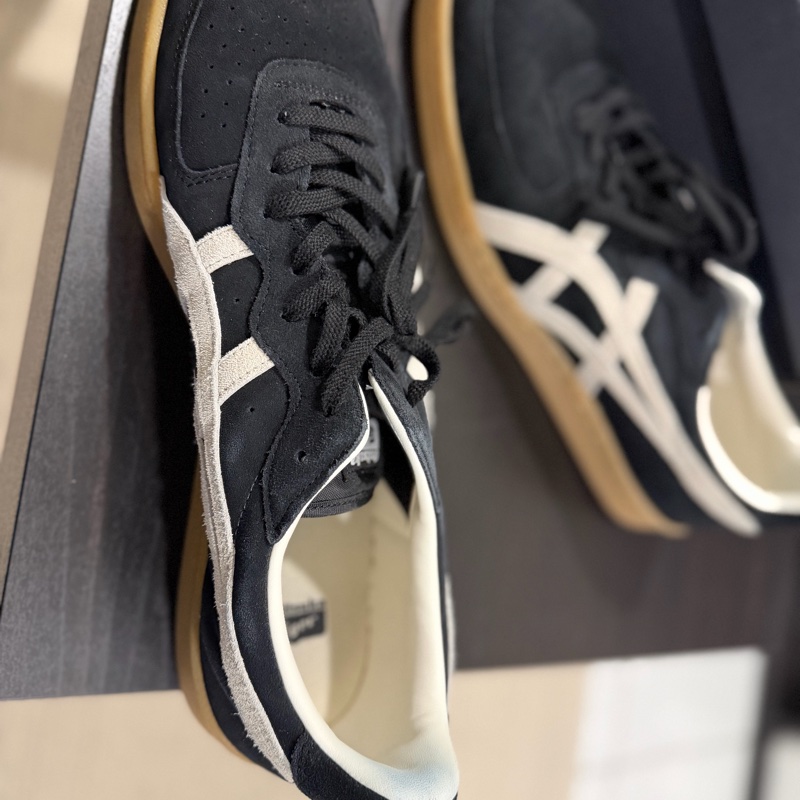 Onitsuka Tiger 黑底白虎爪紋焦糖底 GSM｜1183C436-001 31CM-4