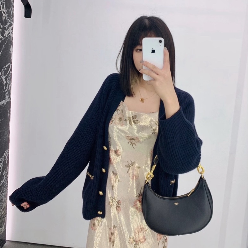 Celine賽琳Ava月牙包🌙黑色牛皮革+金屬拉鍊-8