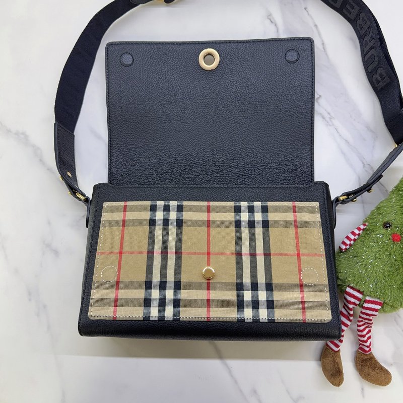 BURBERRY 小牛皮拚帆布格紋翻蓋斜背包-4