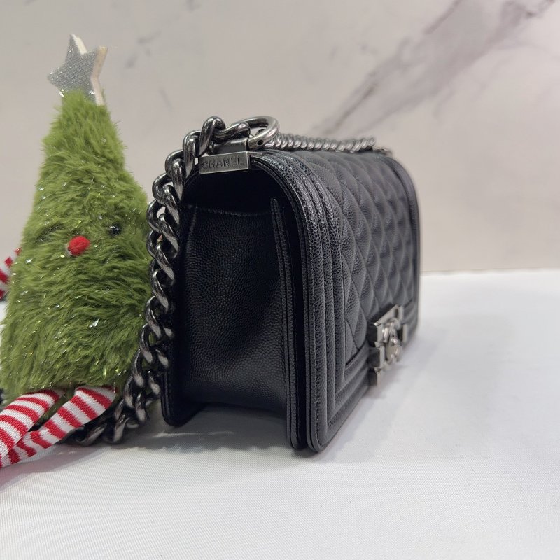 CHANEL BOY 20黑銀荔枝牛-3