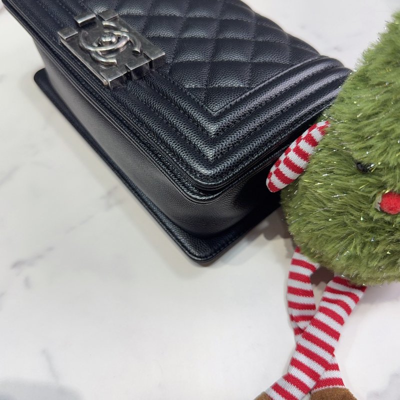 CHANEL BOY 20黑銀荔枝牛-7