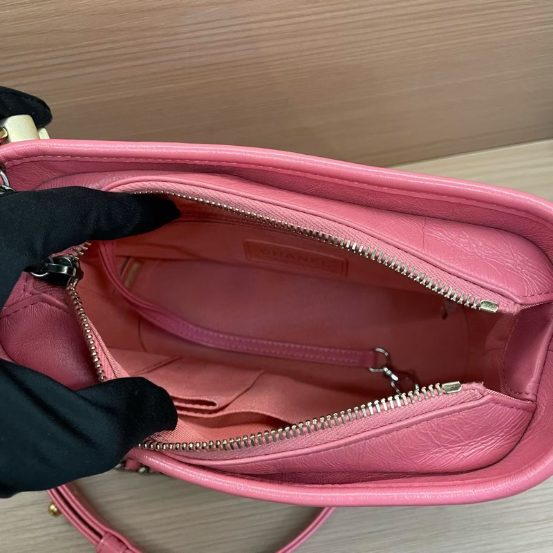 Chanel 香奈兒 流浪包。玫粉金扣 牛皮 小號 2019年 28開 有塵袋 無卡 無盒子 尺寸底長 20*高16*寬8*-6