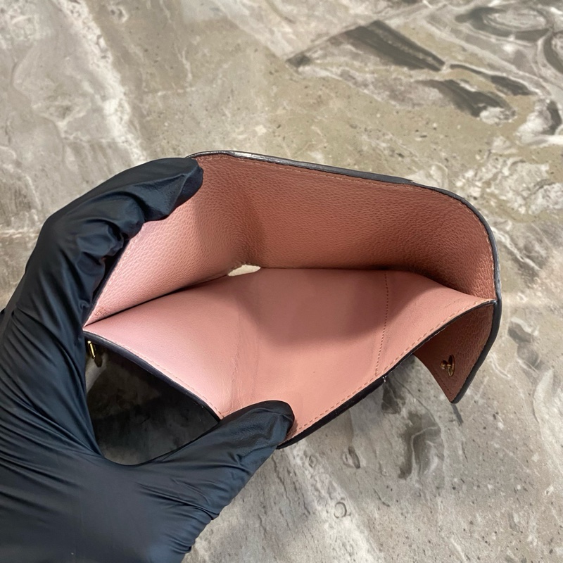 LV 路易威登 粉色壓紋 短款錢包 成色很新 芯片款  附件：單品-6
