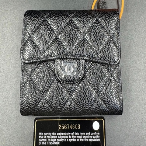 CHANEL 香奈兒 黑银荔枝牛魚子醬錢包 25開，有卡
