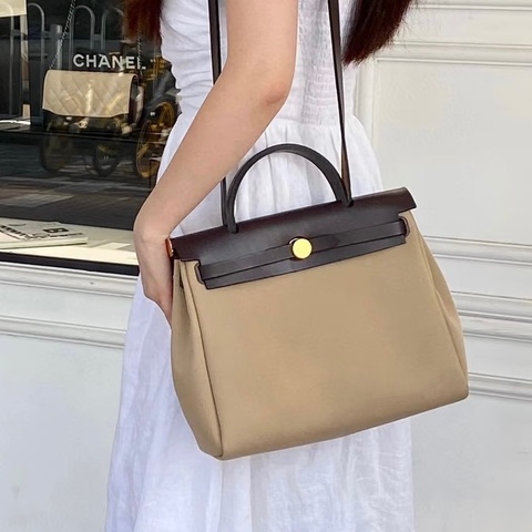Hermes烏木色拚淺棕帆布Herbag31手提肩背包