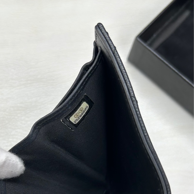 Chanel 黑金荔枝牛皮 leboy系列方錢包，鐳射25開無卡 附件塵袋、盒。-7