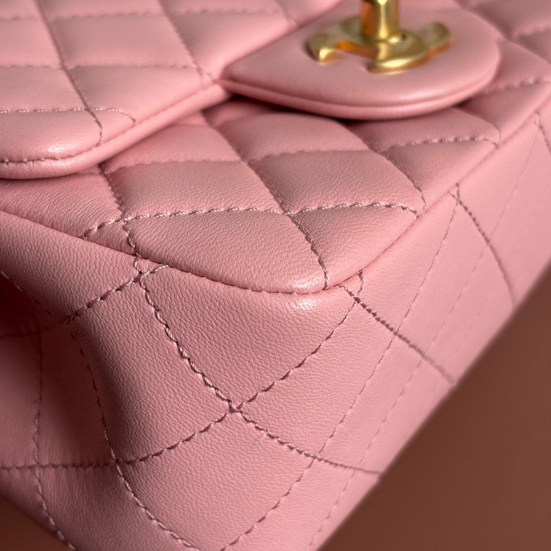 ✨ 金球方胖 ::CHANEL:: DUSTY ROSE 藕粉色經典菱格紋小羊皮小金球可調節鏈帶轉釦斜背包-15