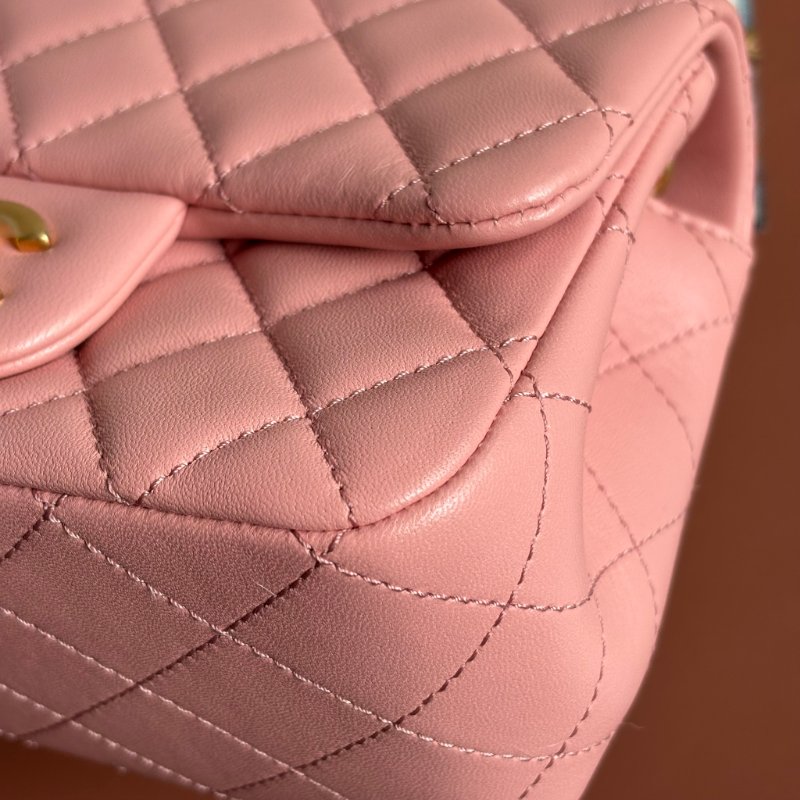 ✨ 金球方胖 ::CHANEL:: DUSTY ROSE 藕粉色經典菱格紋小羊皮小金球可調節鏈帶轉釦斜背包-16