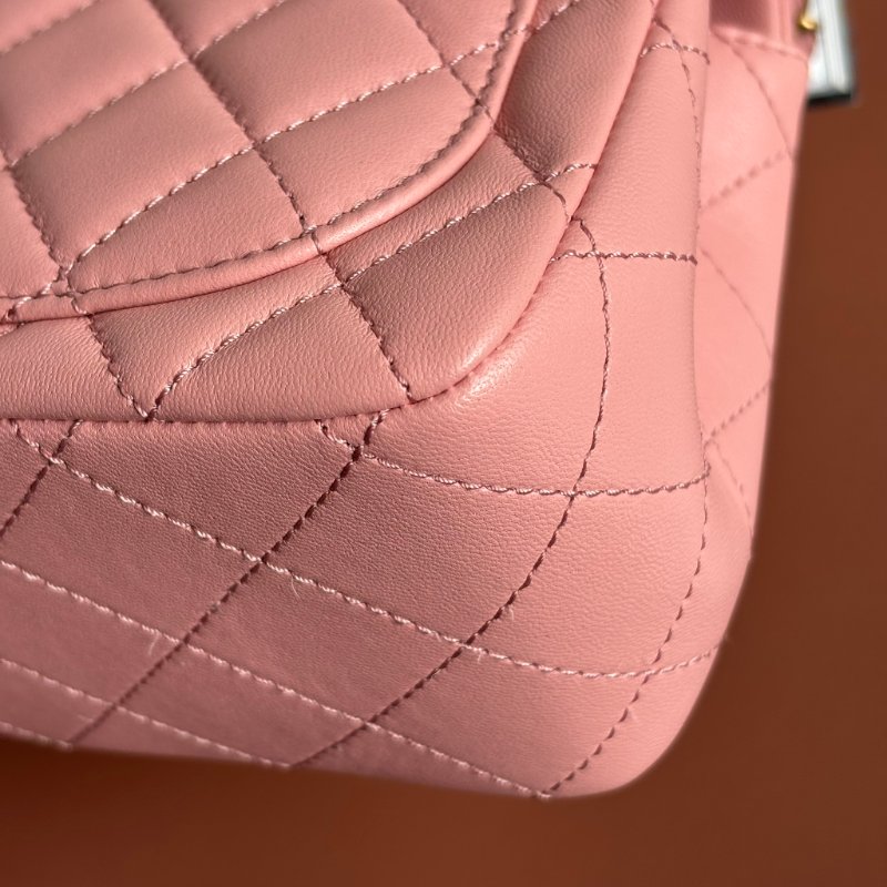 ✨ 金球方胖 ::CHANEL:: DUSTY ROSE 藕粉色經典菱格紋小羊皮小金球可調節鏈帶轉釦斜背包-17