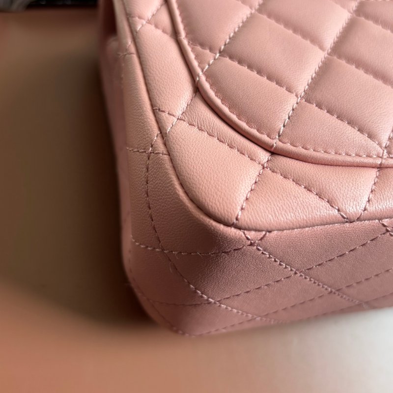 ✨ 金球方胖 ::CHANEL:: DUSTY ROSE 藕粉色經典菱格紋小羊皮小金球可調節鏈帶轉釦斜背包-18