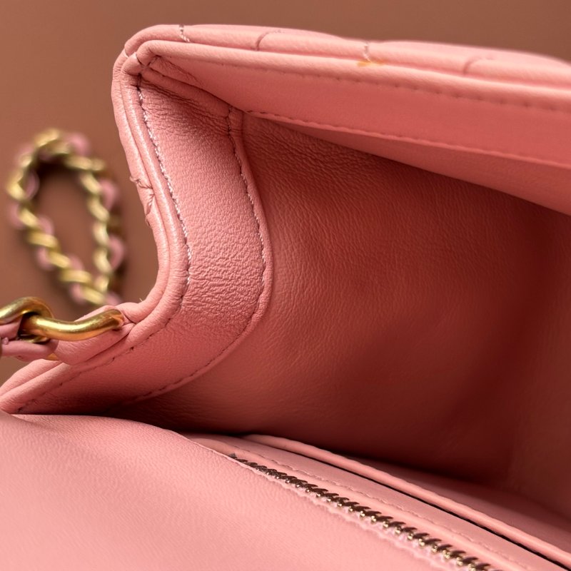 ✨ 金球方胖 ::CHANEL:: DUSTY ROSE 藕粉色經典菱格紋小羊皮小金球可調節鏈帶轉釦斜背包-21
