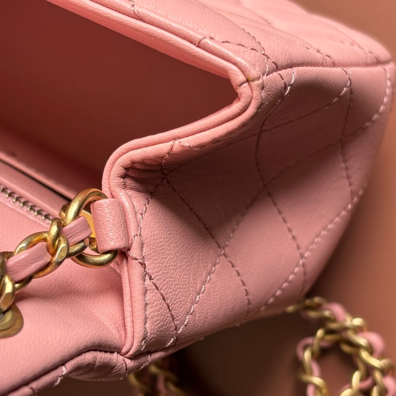 ✨ 金球方胖 ::CHANEL:: DUSTY ROSE 藕粉色經典菱格紋小羊皮小金球可調節鏈帶轉釦斜背包-22