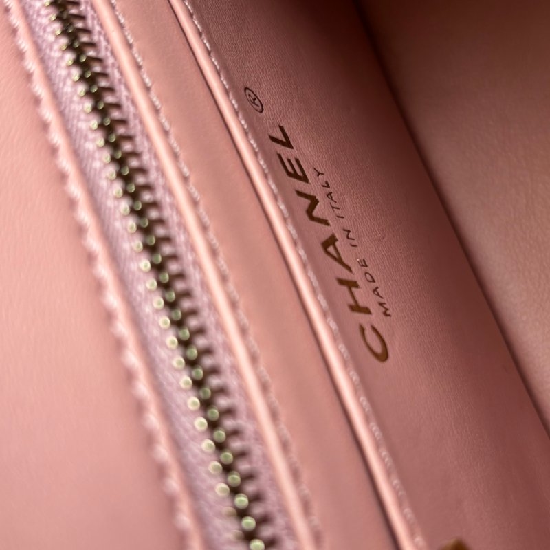 ✨ 金球方胖 ::CHANEL:: DUSTY ROSE 藕粉色經典菱格紋小羊皮小金球可調節鏈帶轉釦斜背包-26