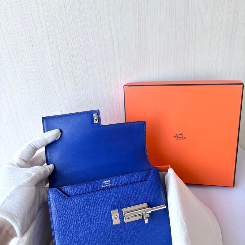 Hermes 電光藍mini verrou手槍包，C刻，山羊皮，前扣五金原膜未撕，包身無磨損-8
