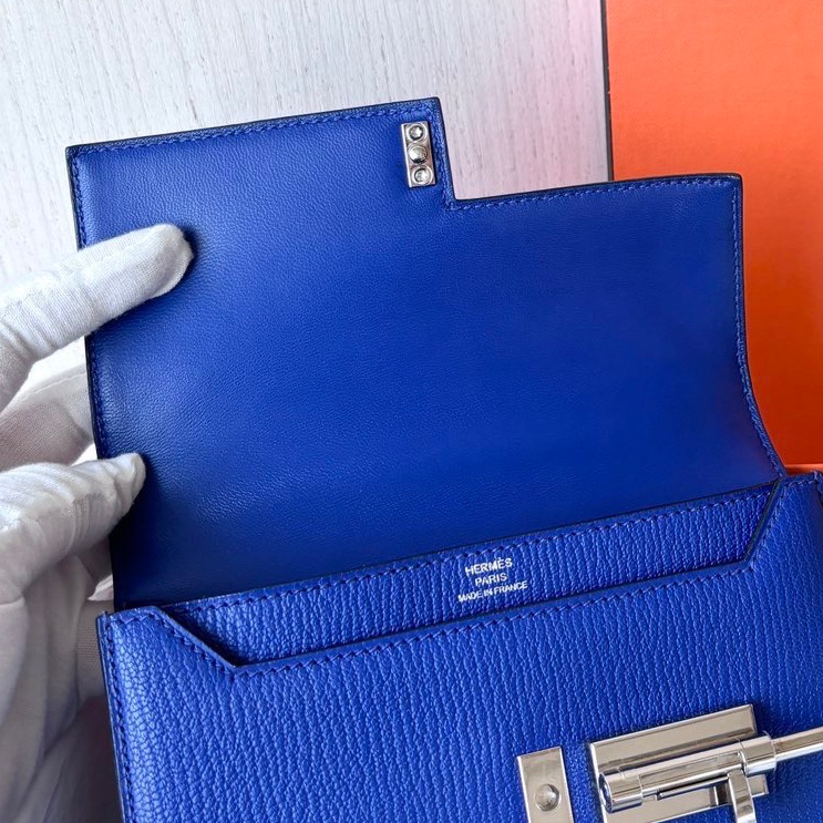 Hermes 電光藍mini verrou手槍包，C刻，山羊皮，前扣五金原膜未撕，包身無磨損-9