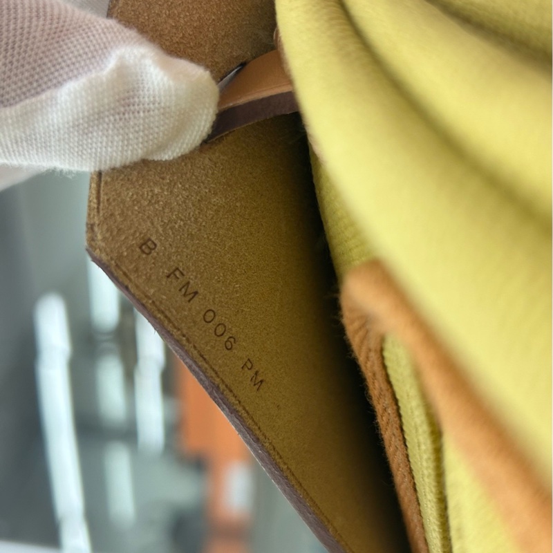 閒置末使用 Hermes 金棕/姜黃色Herbag31子母包，B刻-5
