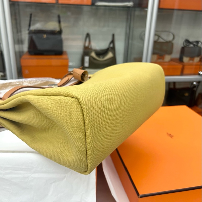 閒置末使用 Hermes 金棕/姜黃色Herbag31子母包，B刻-6
