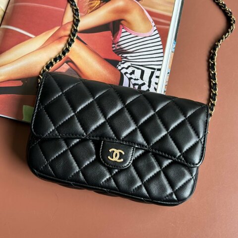 ::Chanel:: Classic Flpa Phone Holder With Chain 經典格紋雙C金釦鍊帶手機包
