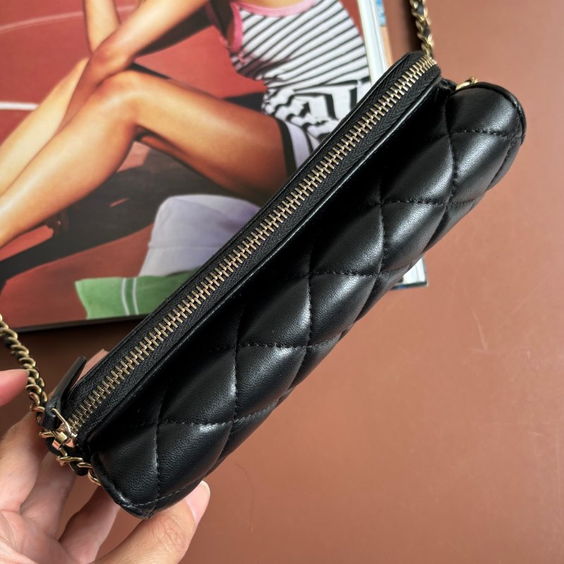 ::Chanel:: Classic Flpa Phone Holder With Chain 經典格紋雙C金釦鍊帶手機包-2