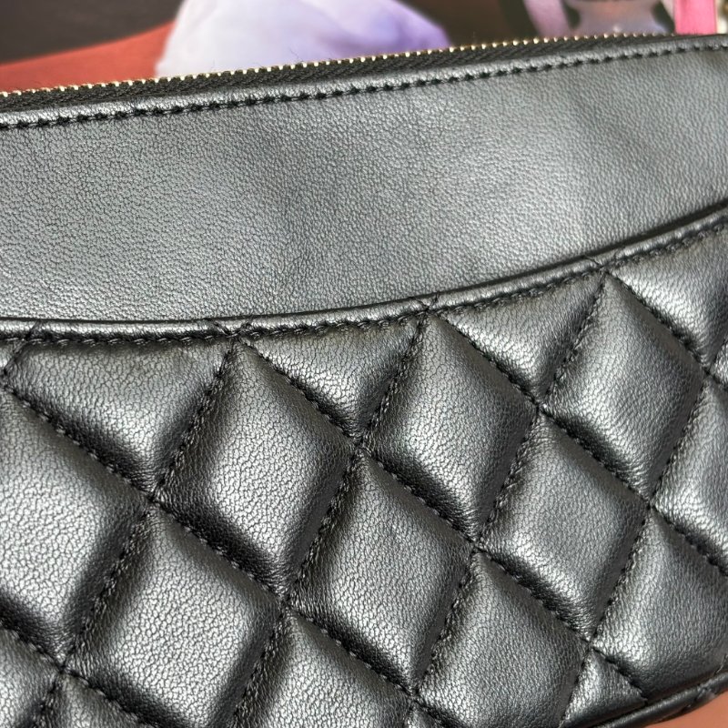 ::Chanel:: Classic Flpa Phone Holder With Chain 經典格紋雙C金釦鍊帶手機包-13