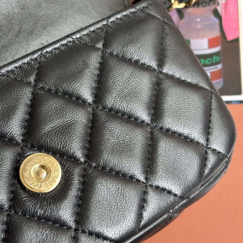 ::Chanel:: Classic Flpa Phone Holder With Chain 經典格紋雙C金釦鍊帶手機包-21