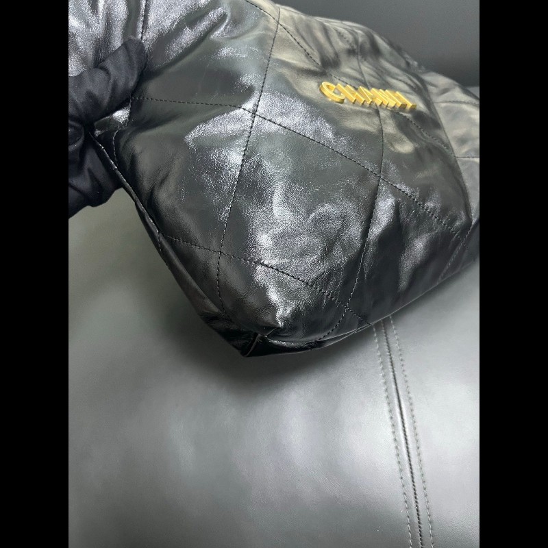 CHANEL 22bag small 
黑金小號牛皮-3