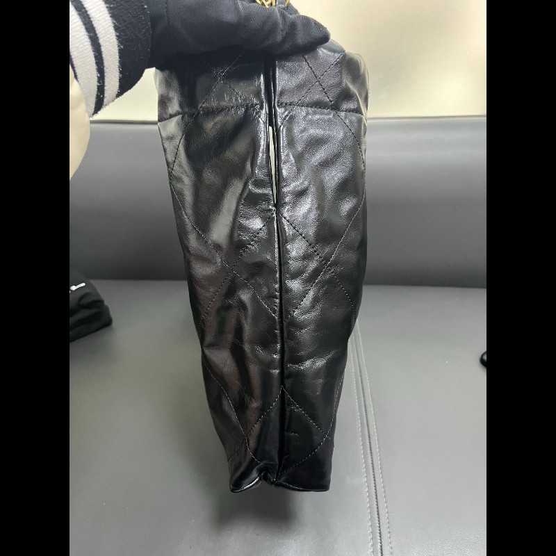 CHANEL 22bag small 
黑金小號牛皮-5