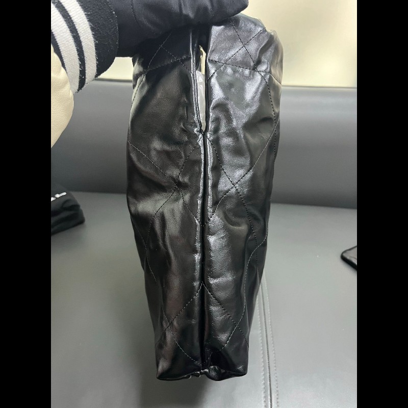 CHANEL 22bag small 
黑金小號牛皮-6