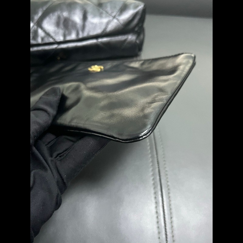 CHANEL 22bag small 
黑金小號牛皮-15