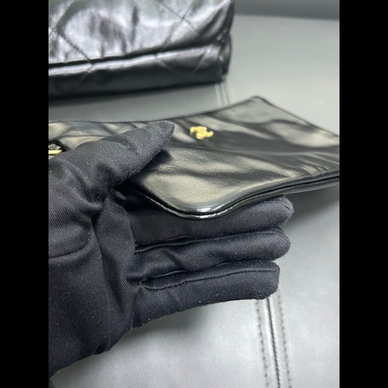 CHANEL 22bag small 
黑金小號牛皮-16
